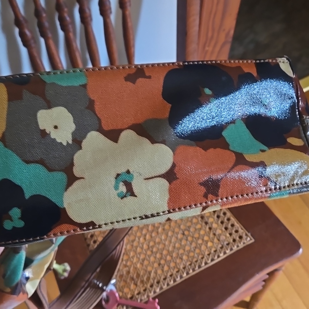 Fossil Leather Keyper Bag - Picture 4 of 7